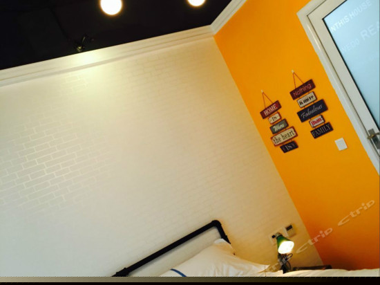 LOFT工业风豪华大床房