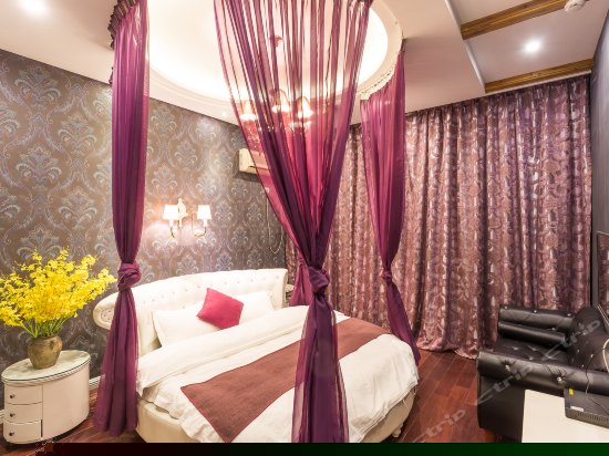 紫帘圆床房