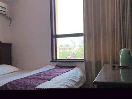 大床房（无窗）