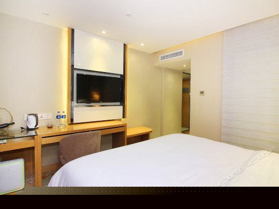 高级大床房(无窗)