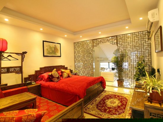 A302天字二号复古雕花床