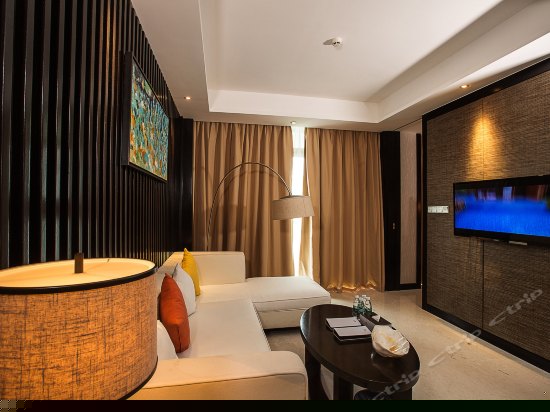 珊瑚家庭豪华两室一厅套房