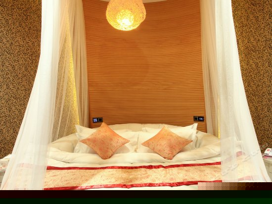 奢侈情侣主题房