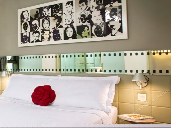 好莱坞家庭四人客房