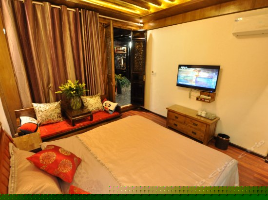 纳西特色大床房103