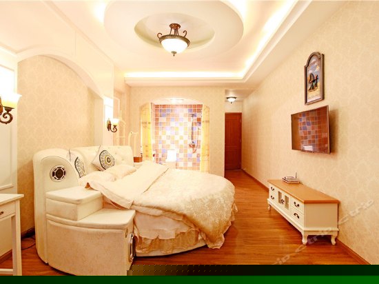 林荫海景蜜月房