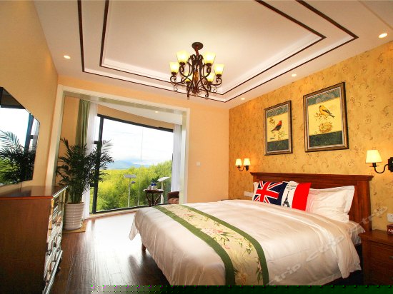 尊贵海景大床房