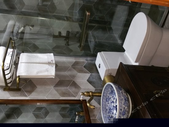 精品河景阳台标间