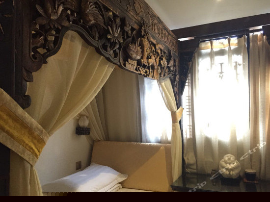 雅致三人房(一室一厅）