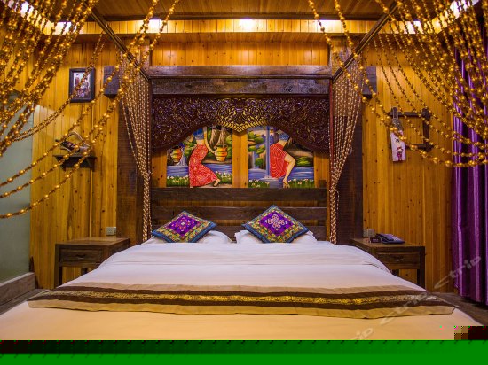 豪华风情大床房