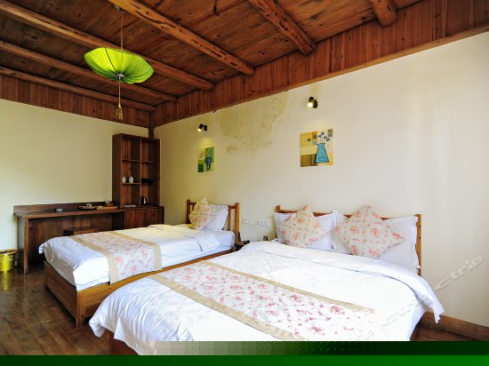 木青漪双标家庭房(山景)