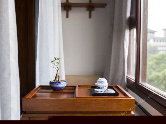 涵碧园景家庭房