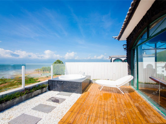 露台浴缸海景大床房
