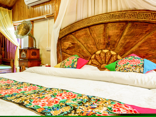 纳西庭院豪华大床房