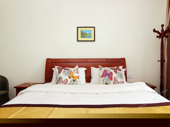 雅致精品情侣大床房