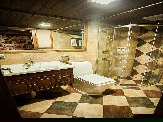 宫（超大江景阳台大床房）