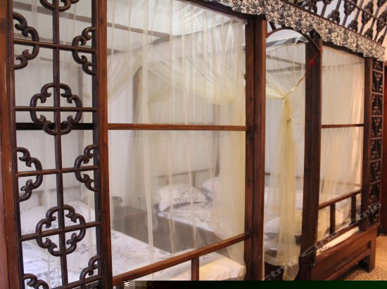 古韵雕花双床房