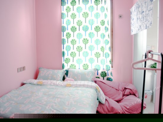 西窗二号粉色间