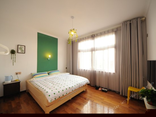 南北一号阳台绿色间