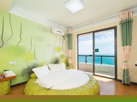 180度无敌海景圆床房