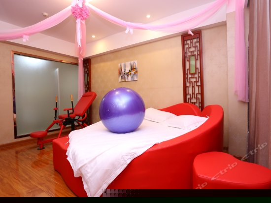 主题电动大床房