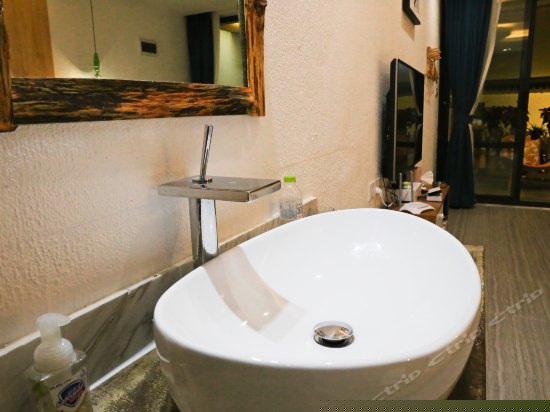 双廊假日舒适双人间