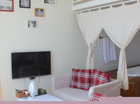 三层海景跃层浴缸大床房303