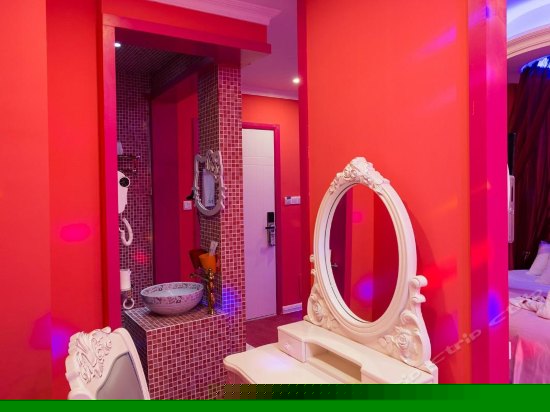 凯蒂萌心高级主题房