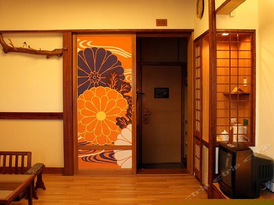 云来客栈(三人入格)