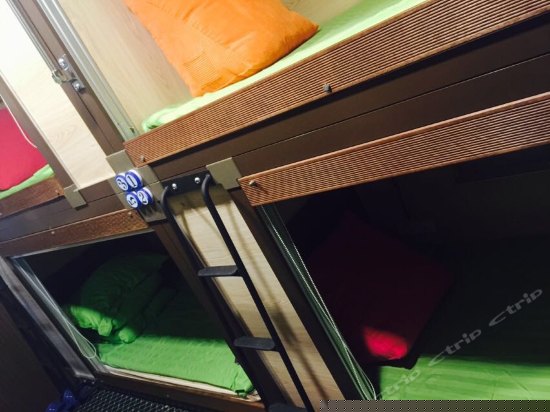 男女混合太空舱(无窗)