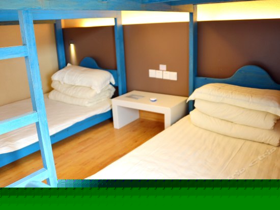 榻榻米四人标间