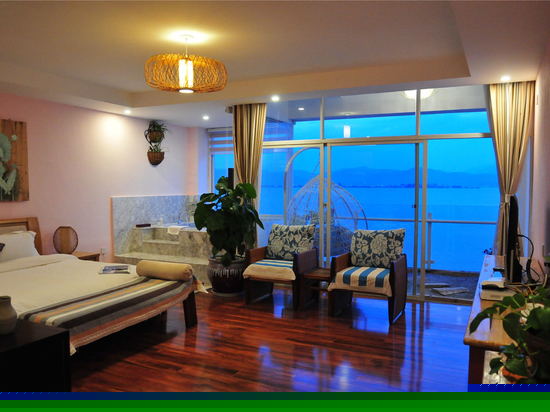 独立露台海景大床房