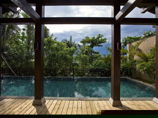 悠澜居泳池别墅