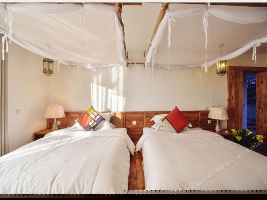 S201海景飘窗榻榻米家庭房