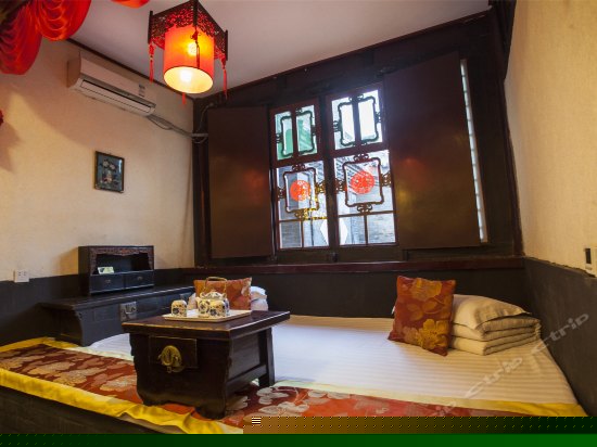 曲径通幽套间土炕房