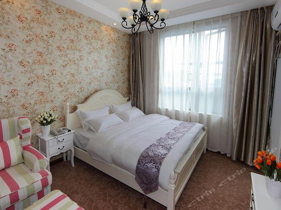 美式田园高级大床房