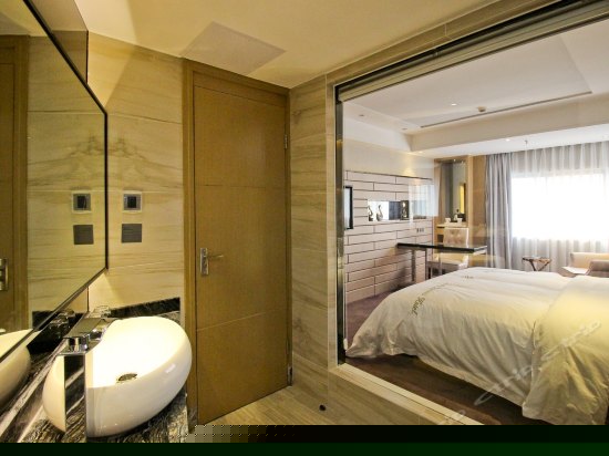 精品商务大床房