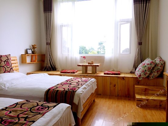 观景飘窗标准间