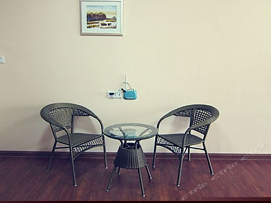 水蓝天园景双床间