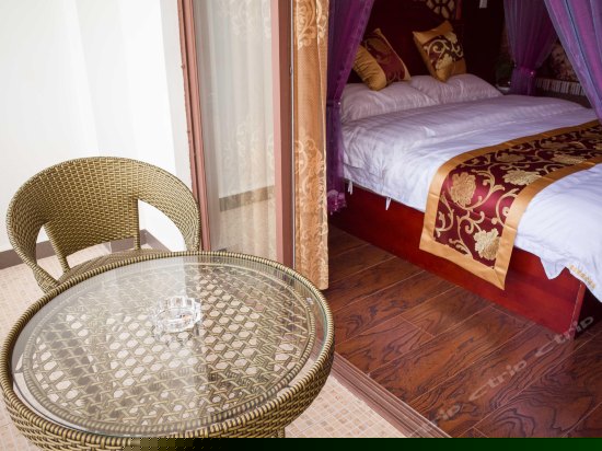 温馨江景豪华大床房