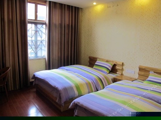 夕阳余晖双标间