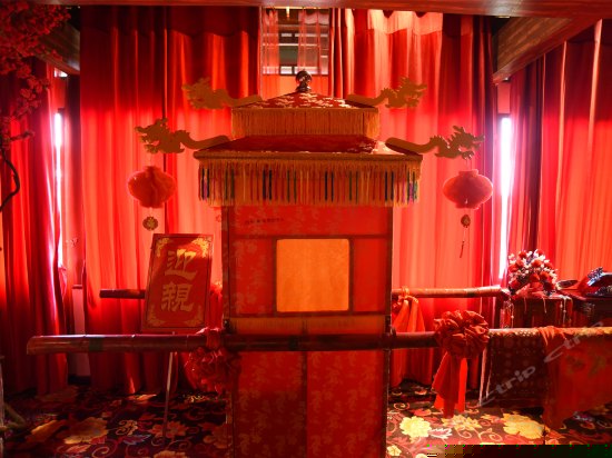 冲浪洞房花烛大床房