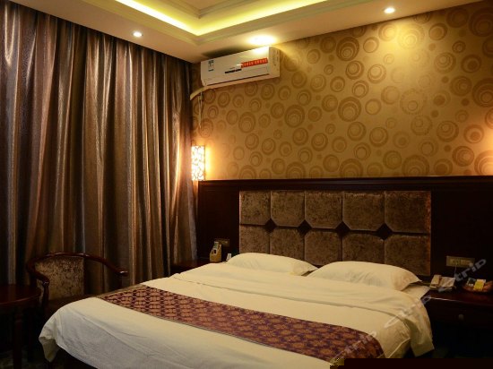 豪华商务大床房