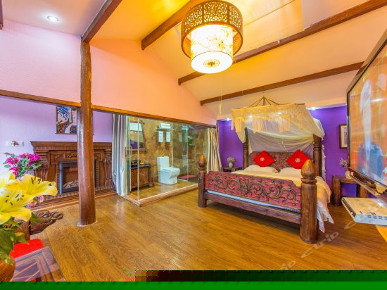 浪漫蜜月大床房