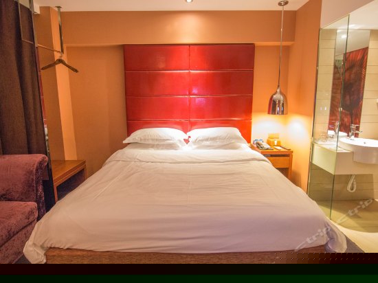 时尚雅致大床房