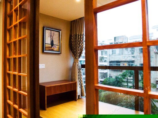 榻榻米（唯美大床房）