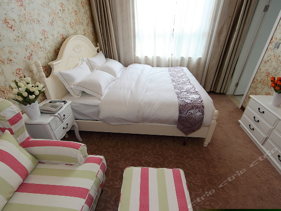 美式田园高级大床房