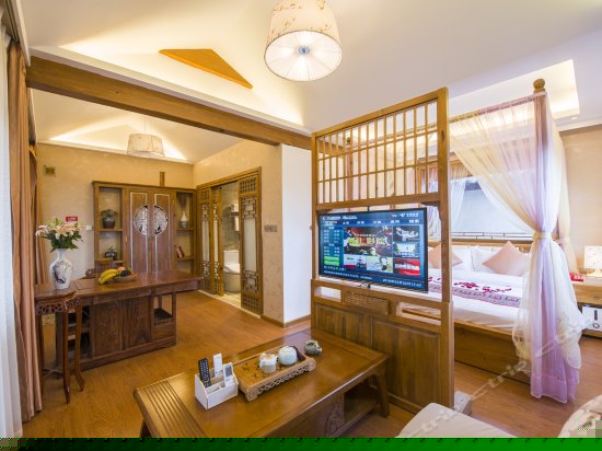 豪华温馨大床房