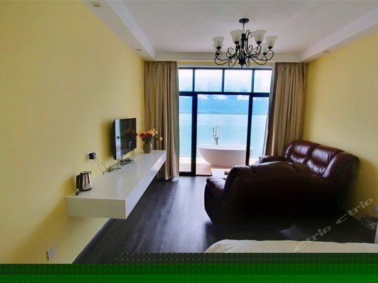 正面全海景家庭房