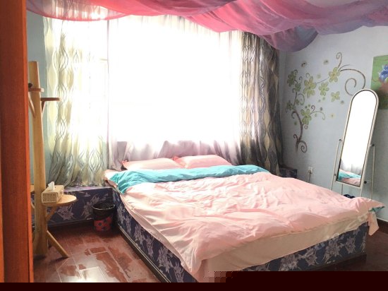 蓝莲花主题大床房